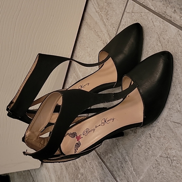 Heels - Picture 2 of 4